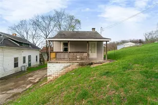 1109 Mccomb Ln, Pittsburgh, PA 15239 - Photo 2