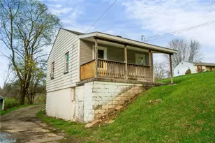 1109 Mccomb Ln, Pittsburgh, PA 15239 - Photo 8