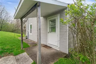 1109 Mccomb Ln, Pittsburgh, PA 15239 - Photo 8