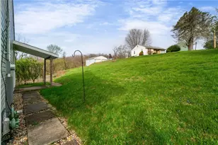 1109 Mccomb Ln, Pittsburgh, PA 15239 - Photo 4