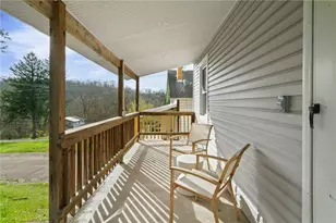 1109 Mccomb Ln, Pittsburgh, PA 15239 - Photo 2