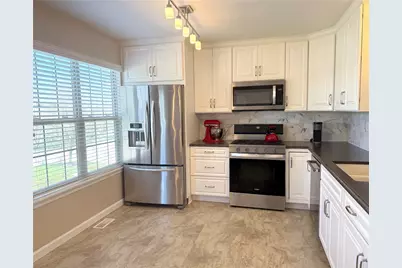 425 Georgetown Ct, Seven Fields Boro, PA 16046 - Photo 6