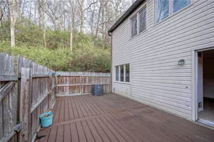 1455 Spreading Oak Dr, Scott Township, PA 15220 - Photo 12