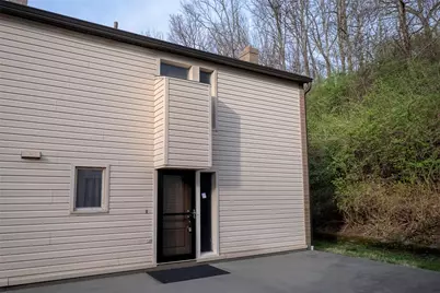 1455 Spreading Oak Dr #C, Scott Township, PA 15220 - Photo 2