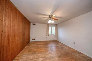 1455 Spreading Oak Dr, Scott Township, PA 15220 - Photo 18