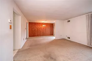 1455 Spreading Oak Dr, Scott Township, PA 15220 - Photo 4