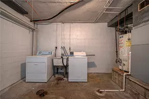 1455 Spreading Oak Dr, Scott Township, PA 15220 - Photo 24