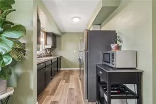 825 Venango Ave, Pittsburgh, PA 15209 - Photo 8