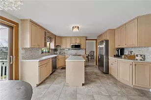 1717 Hathaway Ln, Pittsburgh, PA 15241 - Photo 8