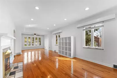 8 Pocono Drive, Green Tree, PA 15220 - Photo 10