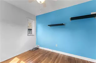 8 Pocono Dr, Green Tree, PA 15220 - Photo 32