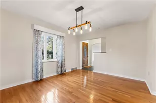 8 Pocono Dr, Green Tree, PA 15220 - Photo 16