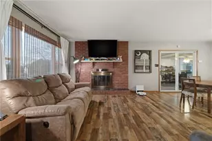 413 Summitview Dr, Neshannock Township, PA 16105 - Photo 6