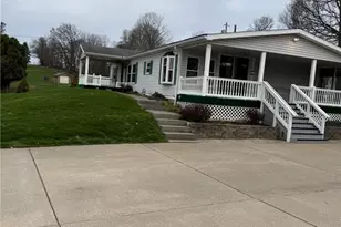 340 Deerfield, South Franklin, PA 15301 - Photo 2