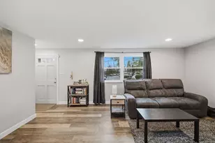 1523 Woodcrest Ave, Moon/Crescent Twp, PA 15108 - Photo 6