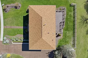 130 Maclaine Dr, Collier Township, PA 15106 - Photo 4