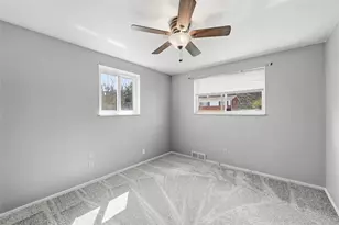 106 Westminster Dr, Pittsburgh, PA 15147 - Photo 18