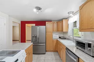 720 Blueberry St, West Mifflin, PA 15122 - Photo 10