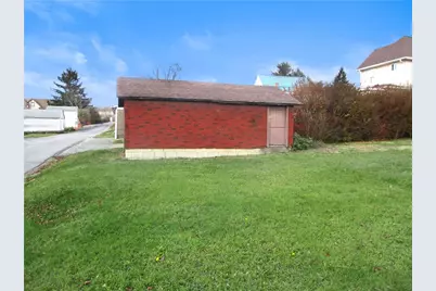 901 Broadway Ave, East Butler Boro, PA 16029 - Photo 16