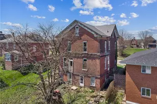 37 Division St, Greensburg, PA 15601 - Photo 4