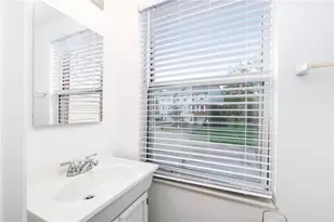 153 Rossmor Ct, Ross Twp, PA 15229 - Photo 16