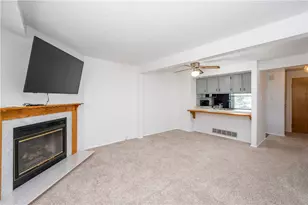 153 Rossmor Ct, Ross Twp, PA 15229 - Photo 6