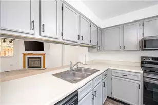 153 Rossmor Ct, Ross Twp, PA 15229 - Photo 10