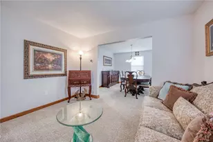 102 Bayberry Ln, Cranberry Township, PA 16066 - Photo 4