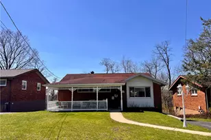 345 Princeton Dr, Pittsburgh, PA 15235 - Photo 1