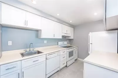 505 Hunters Path Rd #23, South Fayette, PA 15017 - Photo 2