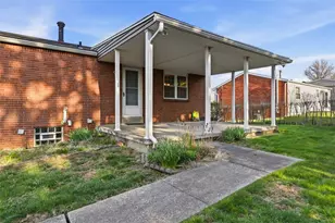 114 Lycoming Dr, Moon/Crescent Twp, PA 15108 - Photo 34