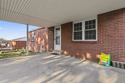 114 Lycoming Dr, Moon/Crescent Twp, PA 15108 - Photo 32