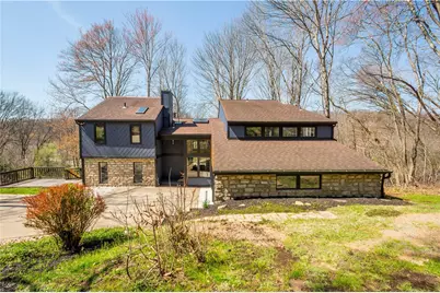 2635 Woodmont Ln, Pittsburgh, PA 15090 - Photo 2