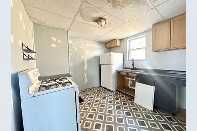 904 W Clayton St, New Castle, PA 16102 - Photo 8