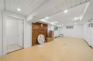 701 Cowan Ave, Jeannette, PA 15644 - Photo 22