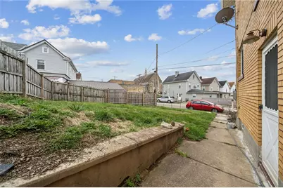 701 Cowan Ave, Jeannette, PA 15644 - Photo 36