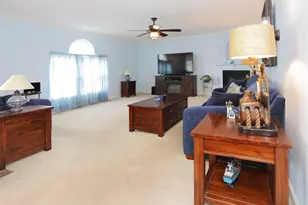 105 Aspen Dr, Brighton Township, PA 15009 - Photo 8