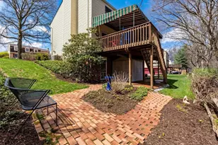 9044 Woodview Dr, Pittsburgh, PA 15237 - Photo 32