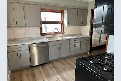 366 White Ave, Sharon, PA 16146 - Photo 10