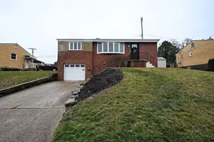 116 Mary Ann Dr, Pittsburgh, PA 15227 - Photo 2