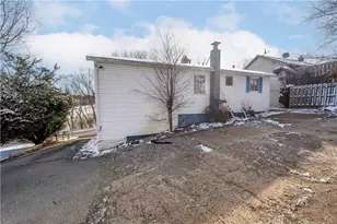 819 Bute Rd, North Union Township, PA 15401 - Photo 4