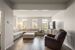 22 Truman Cir, Kennedy Township, PA 15136 - Photo 4