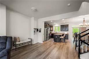 22 Truman Cir, Kennedy Township, PA 15136 - Photo 8