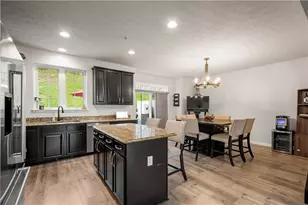 22 Truman Cir, Kennedy Township, PA 15136 - Photo 10