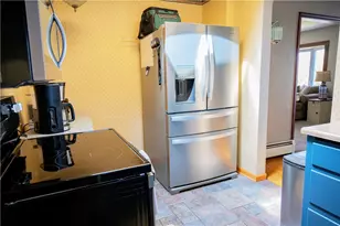 115 Lakeview Dr, Center Township, PA 16001 - Photo 10