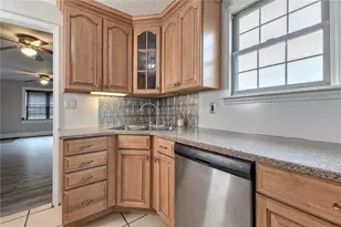 19 Lilly Ln, Hempfield Township, PA 15665 - Photo 8