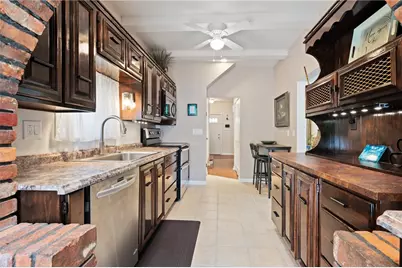 956 Greenfield Ave, Pittsburgh, PA 15217 - Photo 8