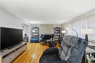 193 Arla Dr, Green Tree, PA 15220 - Photo 10