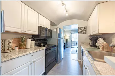 305 Woodbridge Dr, Ross Twp, PA 15237 - Photo 6