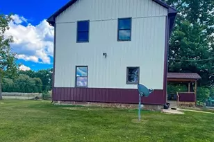 4217 Hillsville Rd, Pulaski Township, PA 16143 - Photo 2